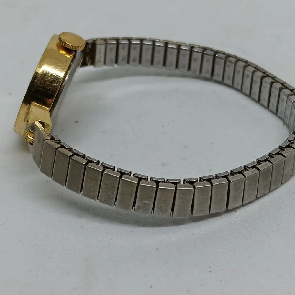 VINTAGE Timex 35D Manual Wind Women's 22mm Gold Tone Flex Band Watch